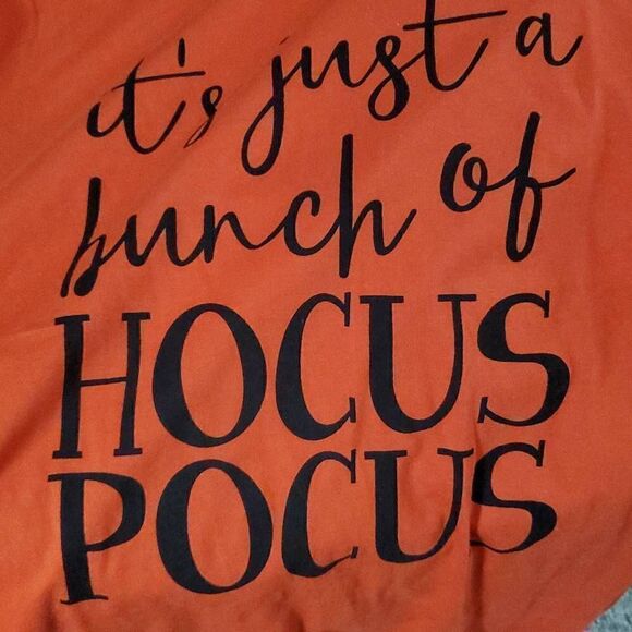 NWOT HOCUS POCUS TSHIRT - Picture 2 of 2